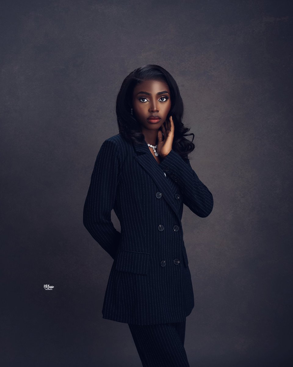 adura_d's tweet photo. Truly God is GOOD and has done me WELL! 🥹🤍🙏🏽

Happy Silver Jubilee, Aduramisioluwagbemi.

God has blessed me on every side and beyond measures!! 

Happy 25th Birthday, A.D Akintepede Esq.

#aduragbemiwrites #age25 #birthdayportrait #calltobar2025 https://t.co/zpd1M06NWj