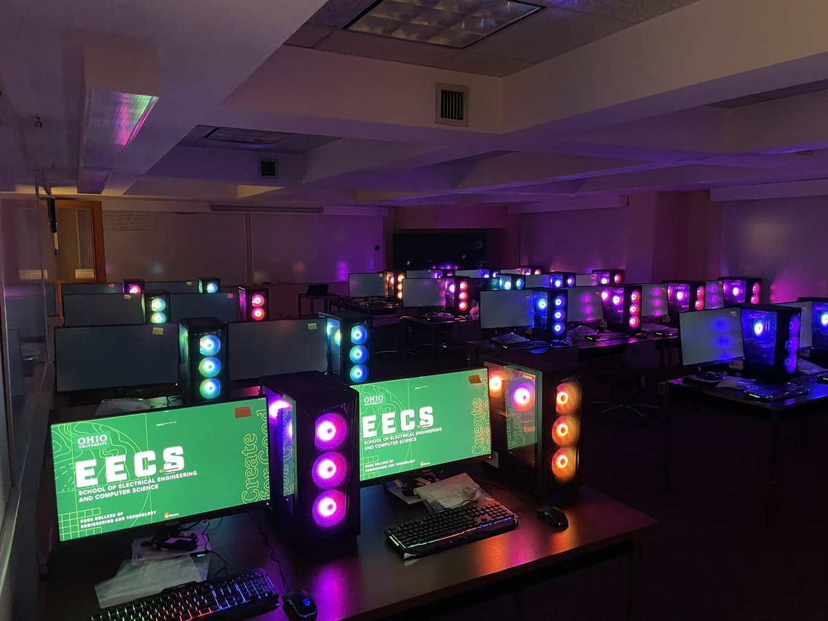 GregoryArdrey's tweet photo. The School of Electrical Engineering &amp; Computer Science technology refresh: new network, new servers, new workstations, and new monitors! https://t.co/1kZaaNa9Tl