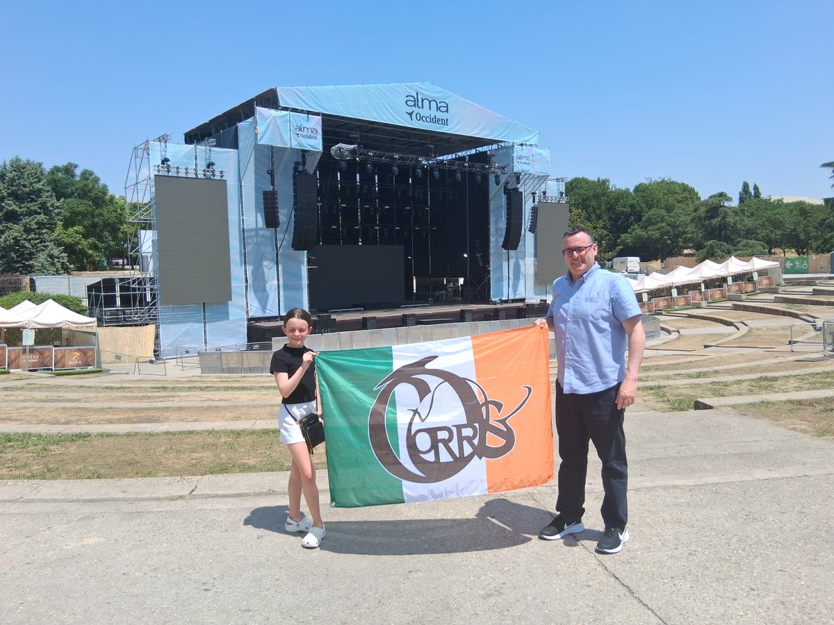SimonWa45369398's tweet photo. What a way to finish off the last gig of  Summer Sunshine Tour 2025! #almafestivalmadrid @CorrsOfficial @thecorrsfanpage @ACorr_Official @Sharon_Corr @CCorr_Official @Jimcorrsays @DLC_Spain hope to see you all soon. https://t.co/rKxAEUzxkr