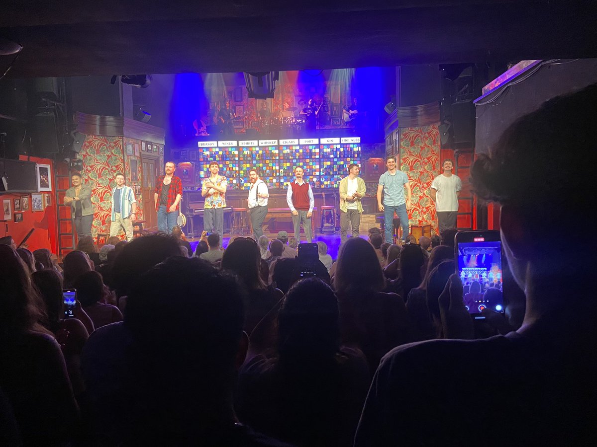 AimHigherLSouth's tweet image. What a day! We ended with a visit to see the brilliant West End show The Choir of Man. Huge thanks to all the students from @carshaltonboys & @GreenshawHigh who were a credit to their schools and made the trip a joy.