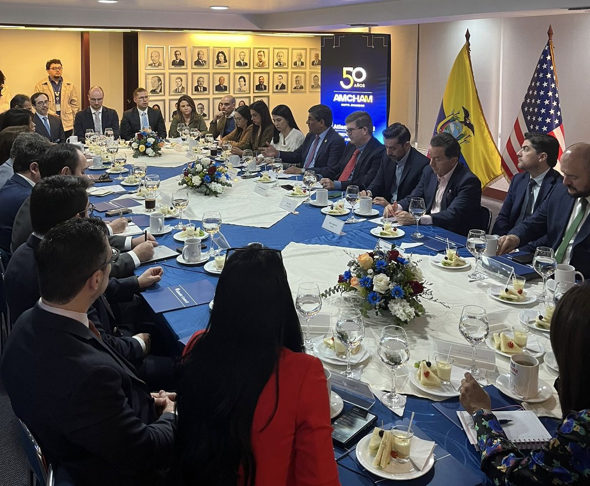 Today we met with Luis Alberto Jaramillo, Ecuador’s Minister of Production and Trade, in Quito to discuss trade and investment.

The conversation focused on building a strong public-private agenda to boost US and Ecuador ties through trade facilitation, regulatory coherence,