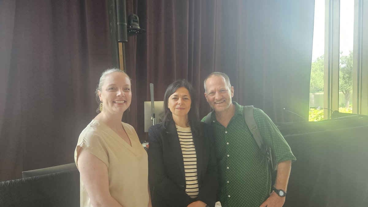 מעוז معوز Maoz (@maozinon) on Twitter photo Fascinating to listen to <a href="/NahlahAyed/">Nahlah Ayed</a> moderating the panel on the Oslo Accords, and a real joy to spend the day with our amazing host and partner Laura here in Ontario, Canada. A beautiful way to begin the retreat and the weekend. Fascinating to listen to <a href="/NahlahAyed/">Nahlah Ayed</a> moderating the panel on the Oslo Accords, and a real joy to spend the day with our amazing host and partner Laura here in Ontario, Canada. A beautiful way to begin the retreat and the weekend.