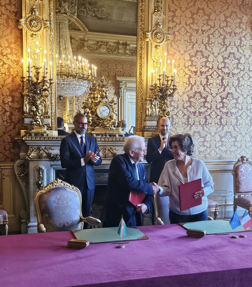 ALIPHFoundation's tweet image. Today, ALIPH and the Aga Khan Trust for Culture signed an MoU to scale up joint efforts in heritage preservation, local job creation, artisan training, and joint fundraising for the protection of cultural heritage in conflict and crisis-affected areas.