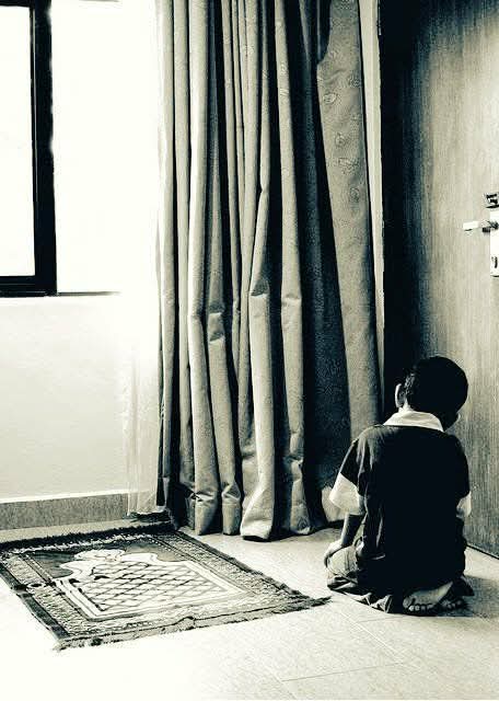 DesperadoObaid's tweet photo. وأعظَمُ ما أرجوهُ بَعدَ افتِراقِنا 
 وِصالٌ بِجَنَّاتِ الخلودِ يَدُومُ

أضُمُّكِ فيها ضَمَّةً ليسَ بعدها 
 فِراقٌ وهَجرٌ أو أسًى وَكُلُومُ https://t.co/vF1jepeYHo