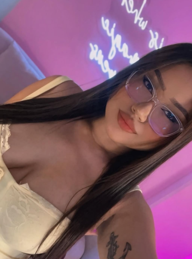 AmberLewis_xcm's tweet photo. Ready to lose your mind over me? 😏🔥 I’m live now
https://t.co/lHFmQYpqez https://t.co/Z4Zsw1O1Ax