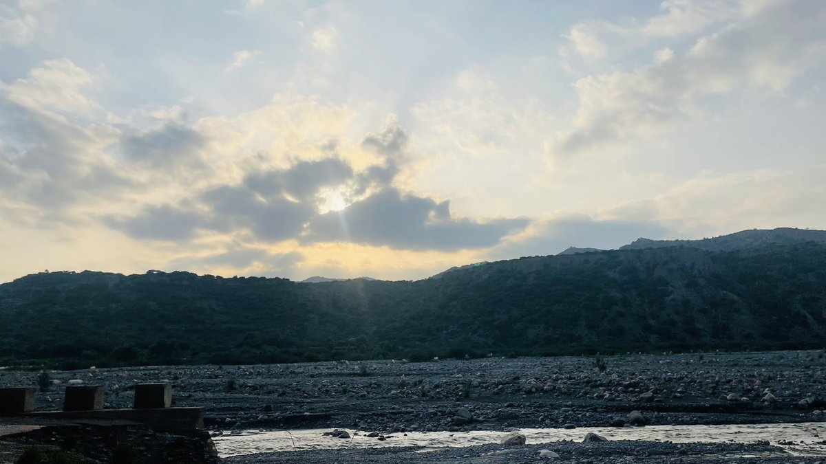 BalochInnaya's tweet photo. Somewhere between Zhob and Sherani♥️
my #Balochistan ♥️🌸 
#WilliamEst #JUMP https://t.co/RP8lWhT9j1