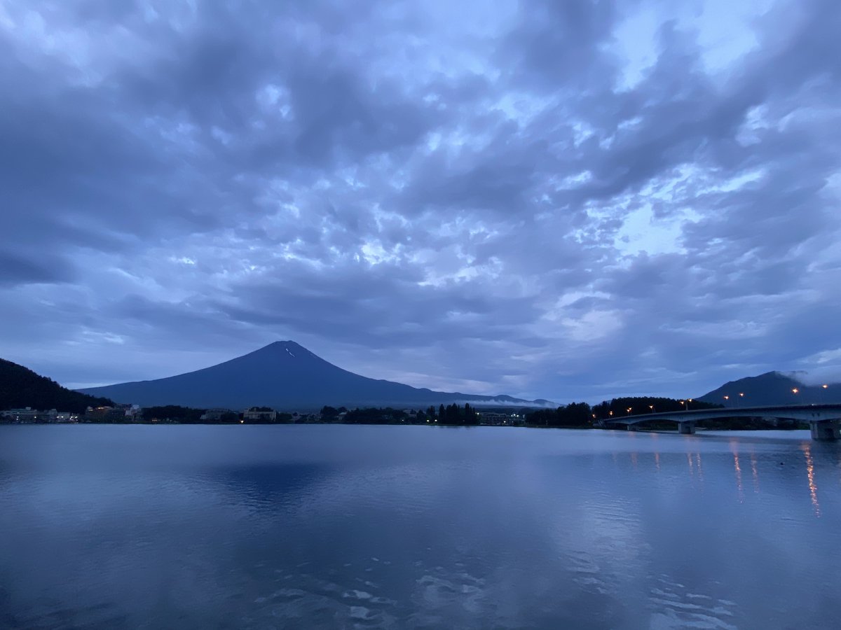 今朝は１８度。曇天。ちょっと足元が寒い朝。過去写真：2020/7/12撮影。