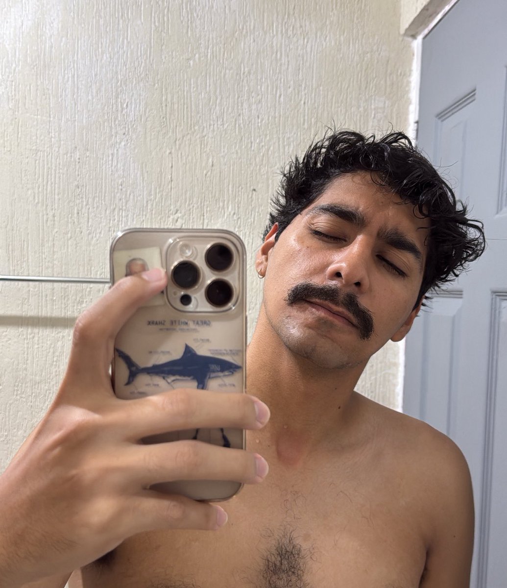 👨🏻🦈