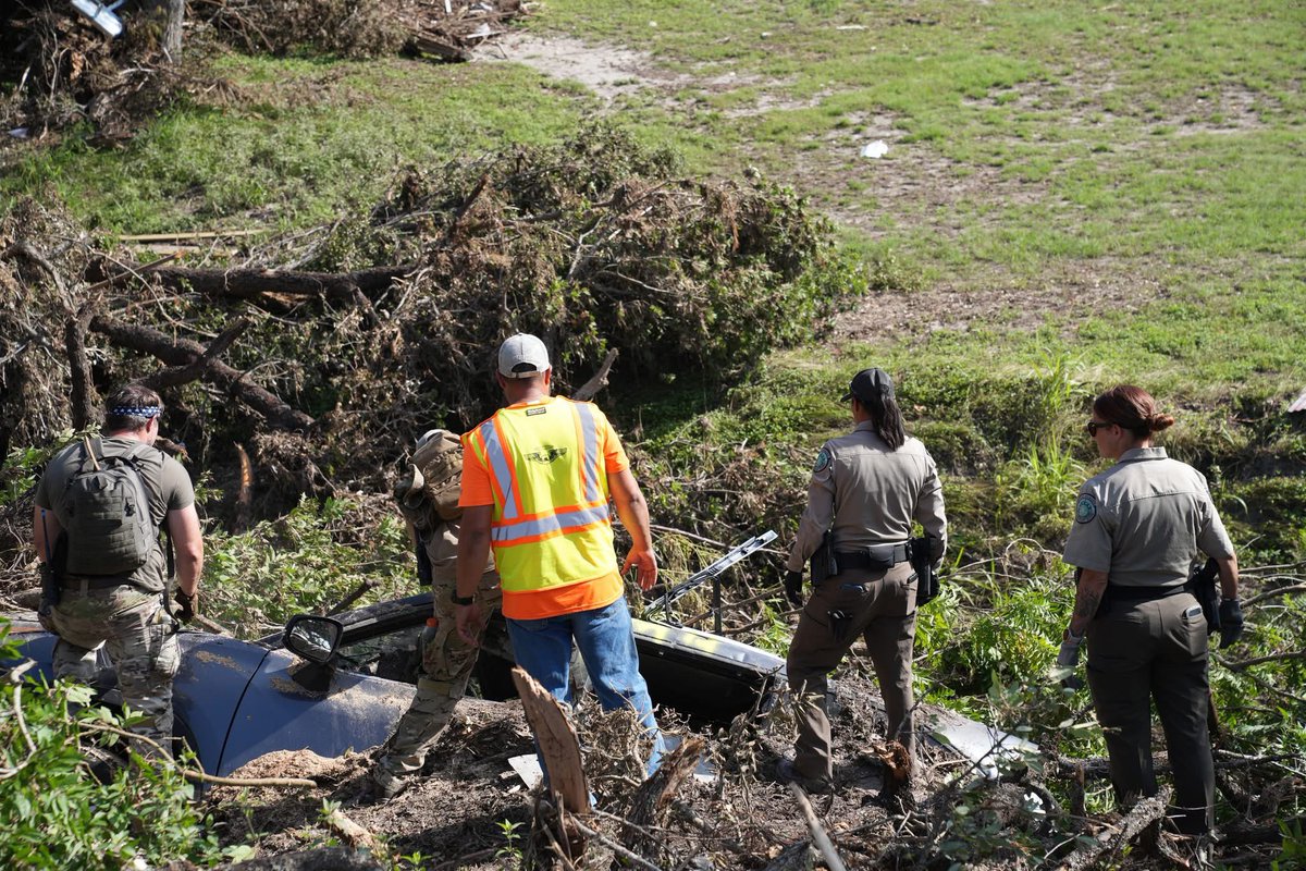 TxDPS's tweet photo. Today marks one week since flooding ravaged portions of the Texas Hill Country. Hundreds from DPS continue working in the hardest hit areas to assist our local partners, working side-by-side with other agencies. We remain committed to helping for however long it takes. https://t.co/N1aszqY6Zi