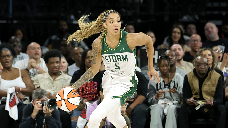 🆓FREE PLAY TIME 

🏀Gabby Williams (SEA) 4+ Assists 
Risk .65 units
-172 at BetOnline/PropBuilder, play to -191
Over 4.5 playable to +111 

For more plays, join our DubClub Discord: dubclub.win/BetSheWins/