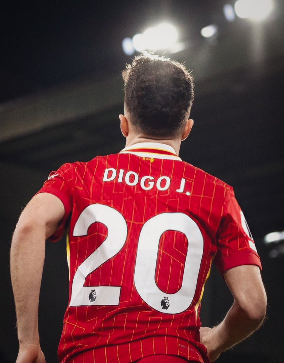 AnfieldEdition's tweet photo. Wore 20.

Won us 20.

Forever in our hearts ❤️ https://t.co/n1SZVdEL9f