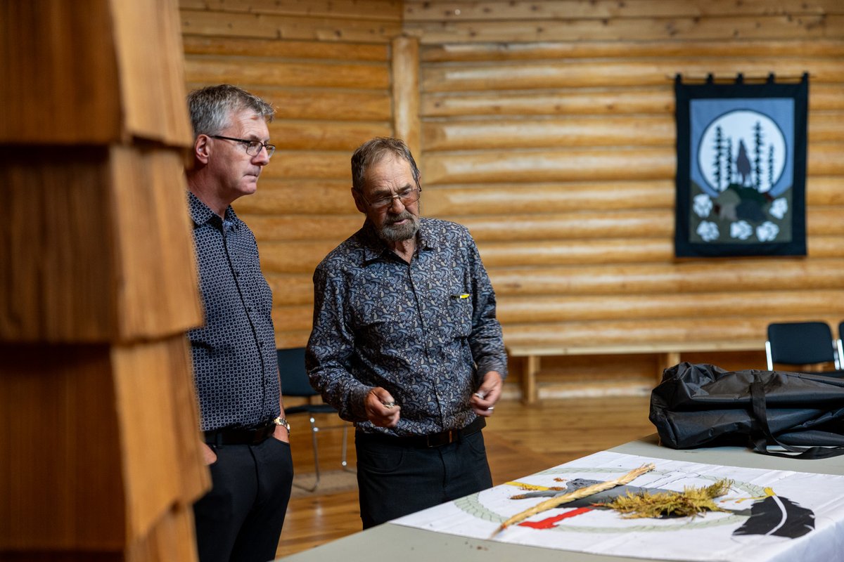 KevinHollandMPP's tweet image. Thank you to Quentin Snider of Lac des Mille Lacs First Nation for taking the time to meet with me and for giving us a tour of your community culture centre and roundhouse.
#ThunderBayAtikokan #LacDesMilleLacs #FirstNations