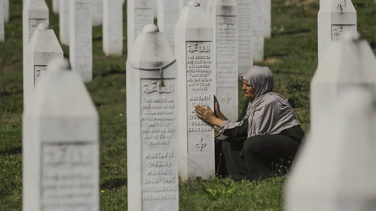 33clextra's tweet photo. Unutmak zalimi cesaretlendirmek, mazlumu ikinci kez öldürmektir. #Srebrenitsa https://t.co/sC67uVttFs