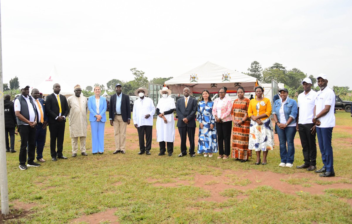 UNFPAUganda's tweet image. As Chief Guest at #WorldPopulationDay, H.E. @KagutaMuseveni reaffirmed Uganda’s commitment to harnessing its population potential for sustainable development—highlighting the Parish Development Model (PDM) as key to grassroots prosperity for all. #WPD2025