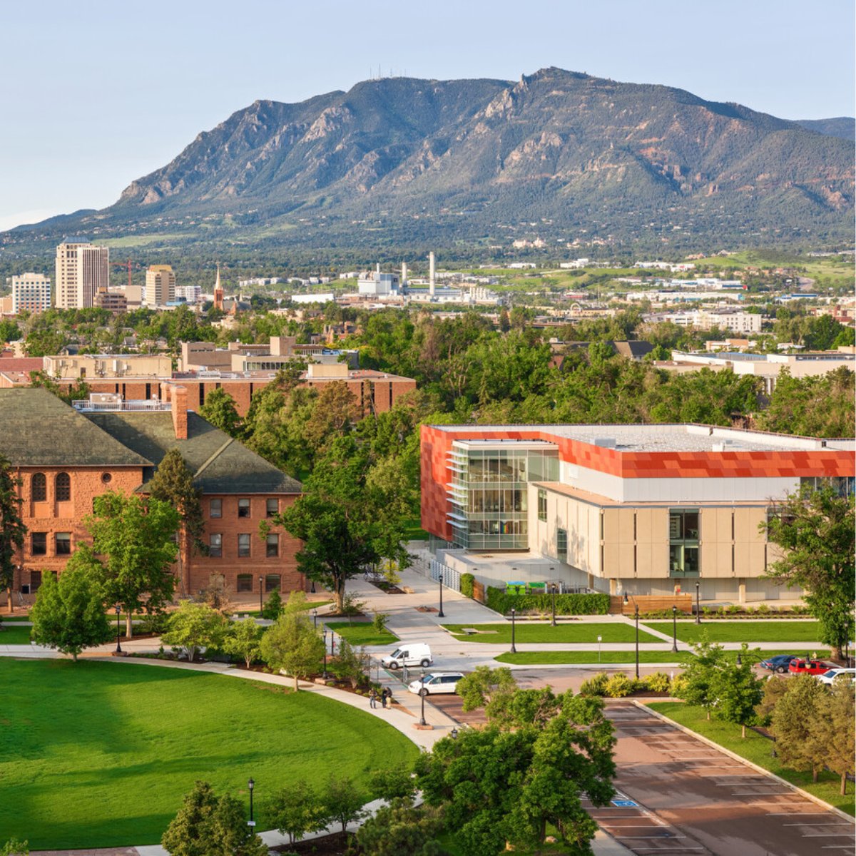 ColoradoCollege's tweet image. ONE MORE WEEK until the @dodwarriorgames begin at Colorado College. 💪 Plus, join us for for CC Day on Tuesday, July 22 from noon to 2:30 p.m. More info here: coloradocollege.edu/newsevents/cal…