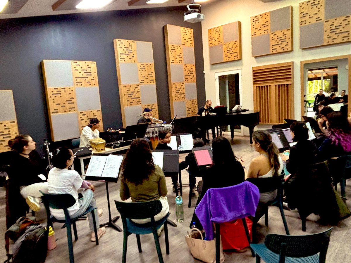 ¡Mis hijas ya llegaron a la <a href="/UPMexico/">Universidad Panamericana Ciudad de México</a> !

Ámbas, panteritas de corazón, fueron invitadas a participar en una obra de la Escuela de Bellas Artes UP y vinieron a ensayar. <a href="/BellasArtes_UP/">Bellas Artes UP</a> 

¡Pantera, no cualquiera!

<a href="/ColegioYaocalli/">Colegio Yaocalli</a>