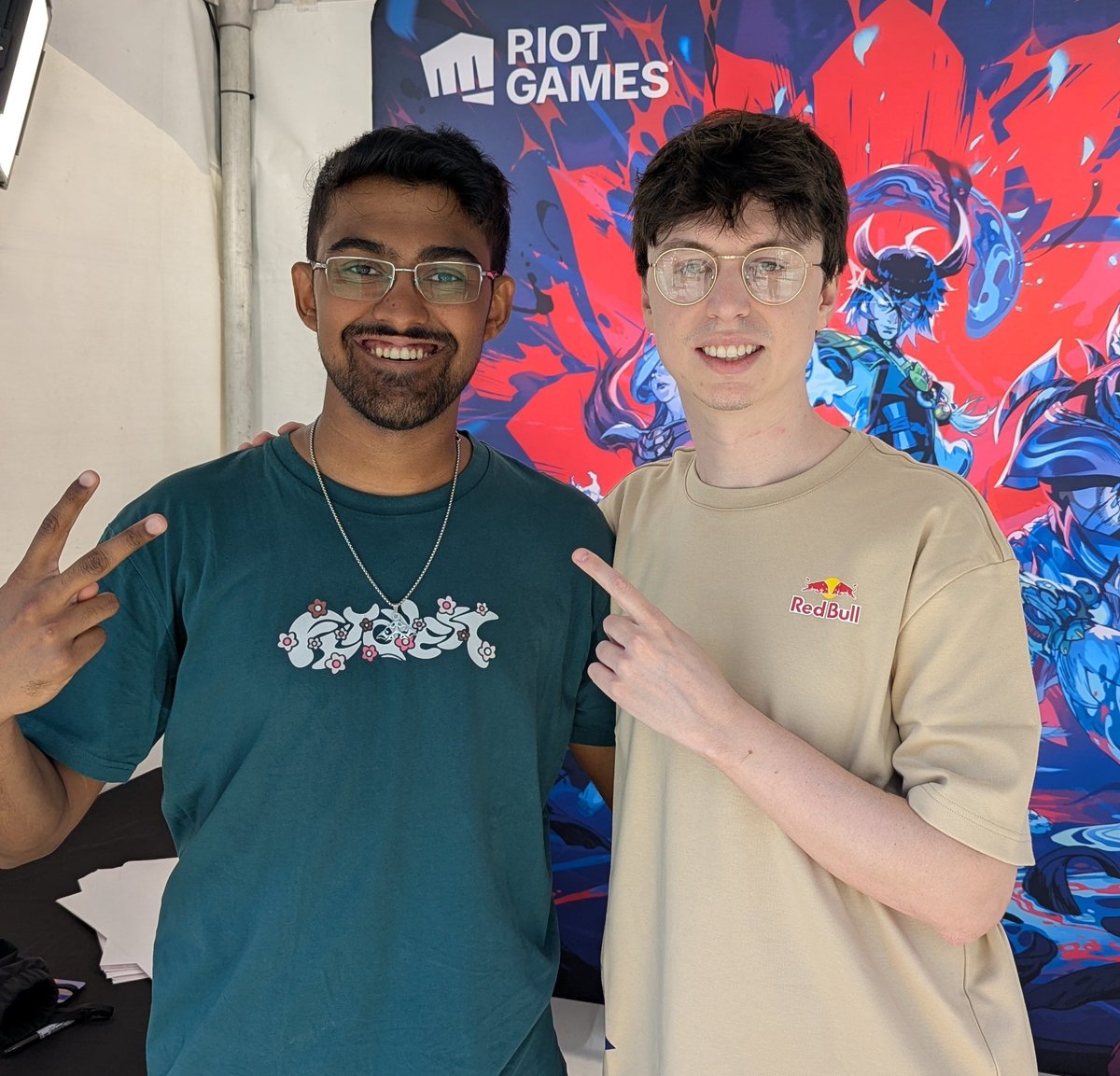 arshgoyal13's tweet photo. met @Caedrel and had him sign my bwipo and inspired #LTArtcollab player cards.

they've got EU's signature now. they're ours forever. https://t.co/xHctN2X1bI