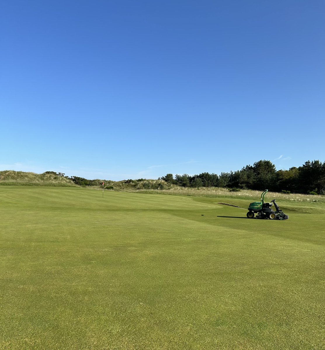 Colin7211's tweet photo. Little bit of sunshine mowing aprons this morning https://t.co/VJhsEON5he