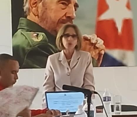 Universidad_UDG's tweet photo. 👩‍🏫 Se fortalece el claustro de la @Universidad_UDG. Hoy la doctoranda Rosa Ailsa Vázquez Rodríguez, profesora del Departamento de Español-Literatura de la Facultad de Educación Media, defiende su Tesis Doctoral, dando un paso trascendental en su trayectoria académica. https://t.co/dN8rkTmAo6