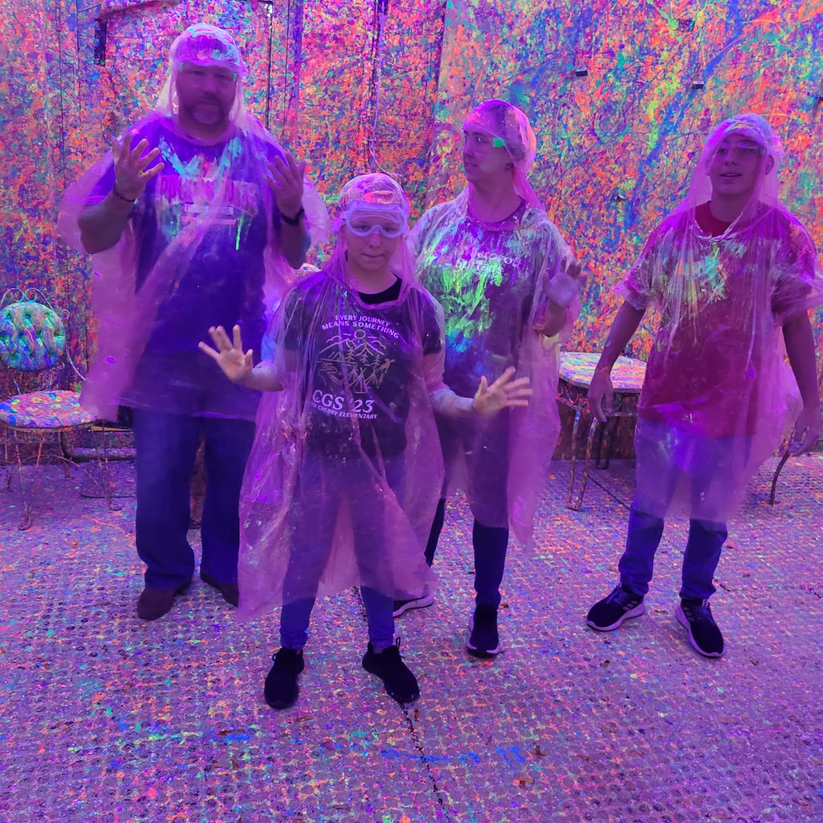 SmashNBash1's tweet image. Let your inner artist go wild! 🎨🤪 #SplatterMagic