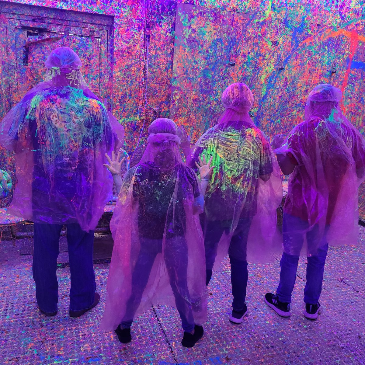 SmashNBash1's tweet image. Let your inner artist go wild! 🎨🤪 #SplatterMagic