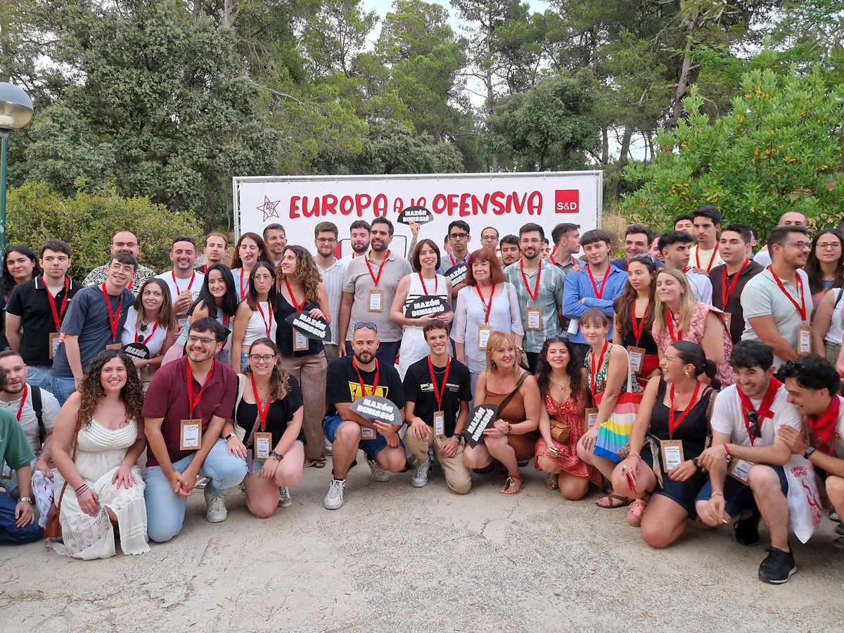 El Partit Socialista té un gran present i sobretot un futur prometedor.🌹✊️

Quin orgull inaugurar i compartir la vesprada amb tantes i tants joves a les Escoles d'Estiu de @jse_org.