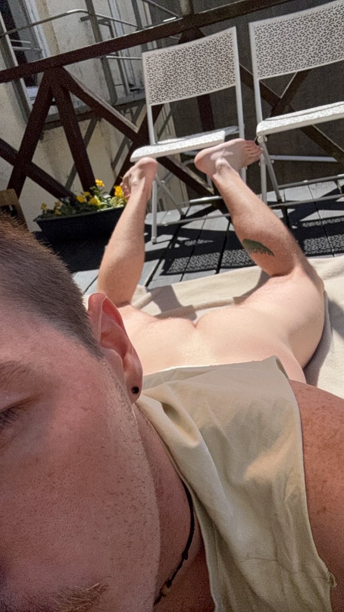Maxxit69's tweet photo. I miss Summer 🌞🥵 #ass #gayboy #NZboy https://t.co/jVfIu2G0Lr