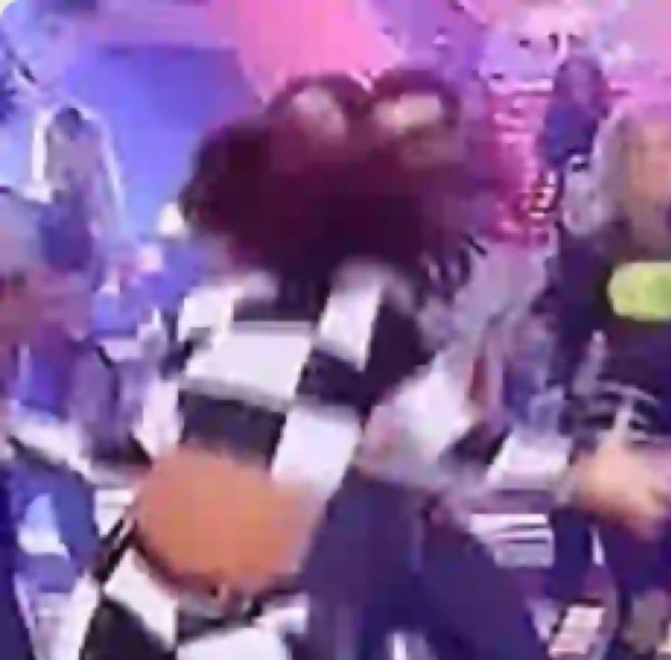 passei a semana inteira lembrando do quanto fui feliz na festa <a href="/moooorta/">M👁️RTA</a>