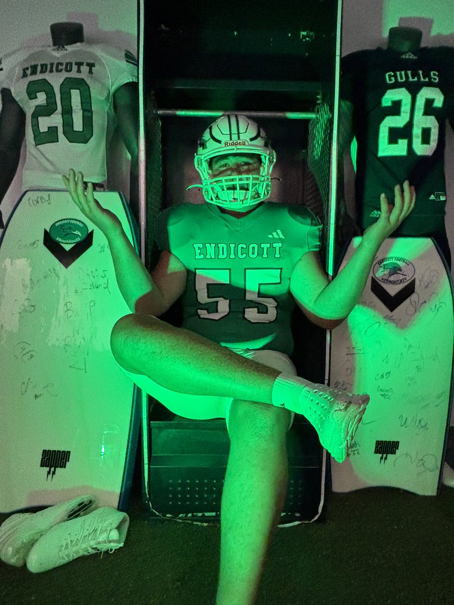BMagee55's tweet image. Great visit today with @EndicottFB. Thank you @CoachSqualli @CoachPerilloEC @CoachCorc70 @CoachMcGonagle for a great day. Fired up after watching some film and talking football. Another step closer!
#ROAD2THENE6T
#BEACHBALL🐦🏈🏖️
@CoachSchaum
@CoachTimAsbell @MattMontpetit37