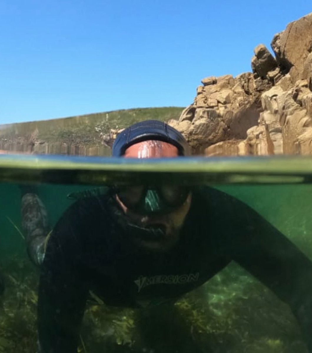 Ab morgen gibt’s hier für drei Wochen etwas weniger zu lesen. 
(Falls Ihr auch in der Bretagne unterwegs seid, passt bitte ein bisschen auf, dass Ihr unter Wasser nicht wie ein Hummer oder ein Taschenkrebs ausseht)