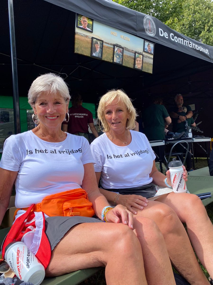 commandohut's tweet image. ❣️Jazeker, Verzorgingspost De Commandohut is er voor BURGERS ❣️ …. en ook voor militairen. Blaren verzorgen &amp;amp; massages halverwege de route, het kan net even nodig zijn … een hamburger 🍔 scoren ook! Bij de Commandohut is het te combineren. Dinsdag in Elst #4daagse  #Nijmegen