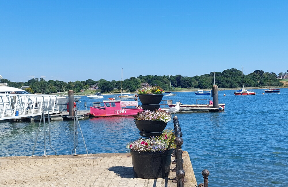 A very warm day on Friday, so stayed in the shade wherever possible and had lots to drink. To Hamble via Shoreburs Greenway, Weston Shore and the Royal Victoria Country Park.