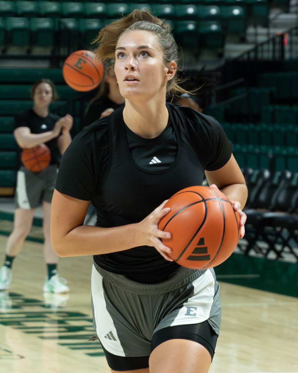 EMUWBB's tweet image. Green light let’s get it😤🟢

Another strong week of work in the books💪📚

#EMUEagles | #GreenLightGO