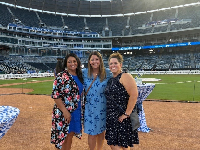 MOCharterSchool's tweet image. 📸 This Week's MO Charter Schools Photo Roundup
🧠 Citizens of the World KC: Staff attends Conscious Discipline Summer Institute
📚 Scuola Vita Nuova: Royals Literacy League fun
🎭 @Confluence_Acad: Stage Acting & Playwriting class in action
#CharterEducation #MOChartersWork