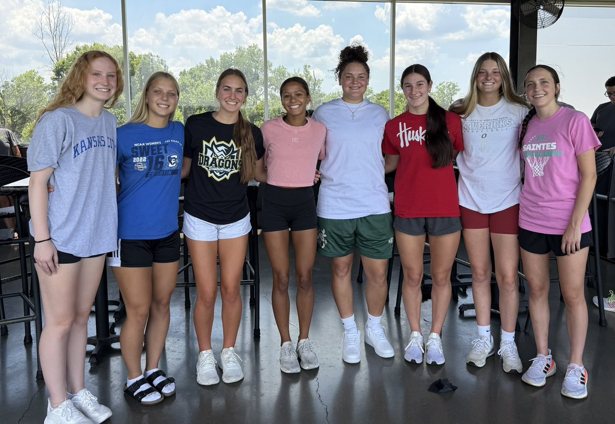 T.Rob (@tasharo35112162) on Twitter photo A little Team Bonding before 🏀time this evening ! Let’s get it done ladies <a href="/Leah_Robinson1/">Leah Robinson</a> A little Team Bonding before 🏀time this evening ! Let’s get it done ladies <a href="/Leah_Robinson1/">Leah Robinson</a>