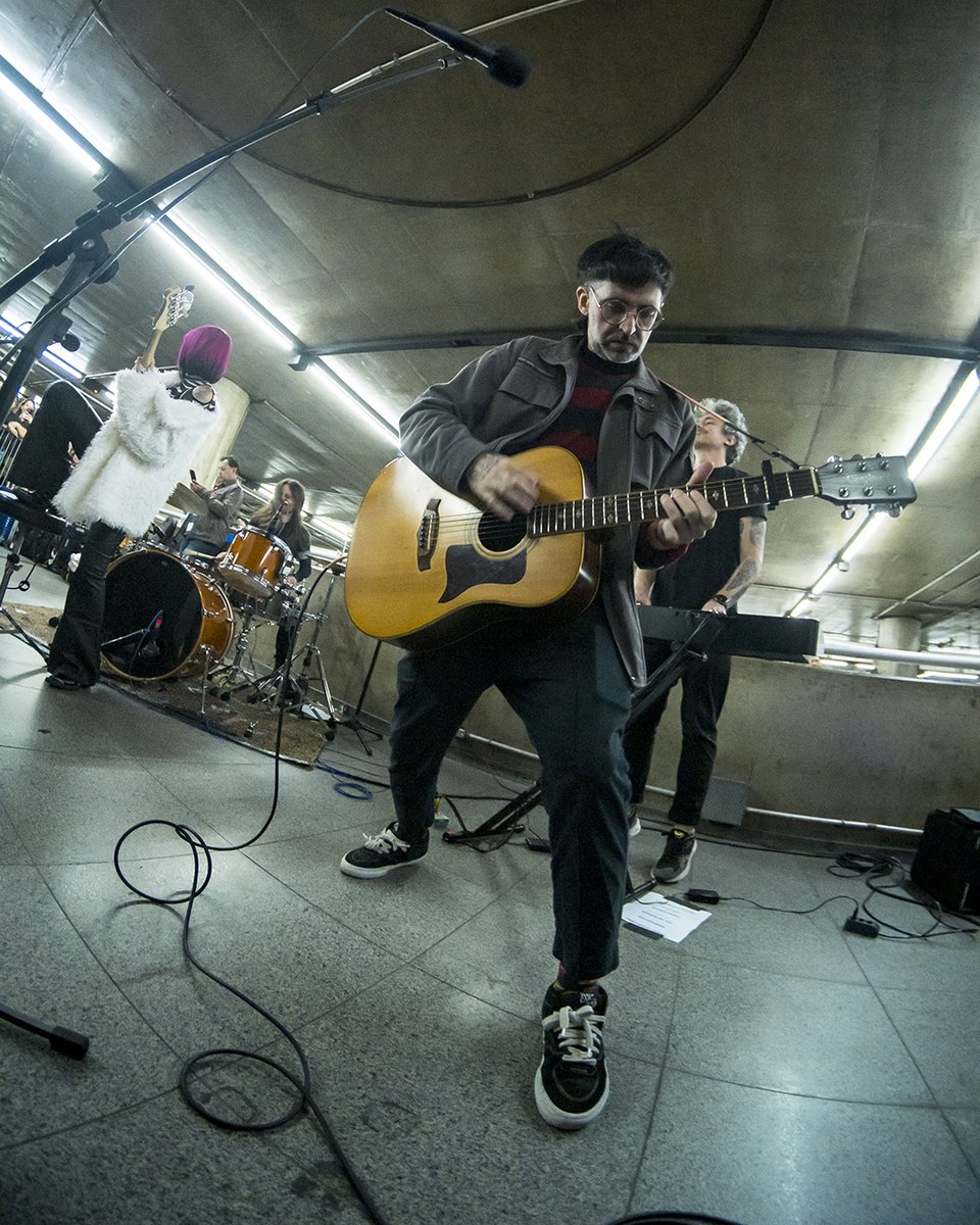 Supercombo's tweet image. É hoje! Dia do Rock é dia de comemorar com show DE GRAÇA! O Rockfun Fest no Viaduto do Chá com várias atrações começa agora 12h00, e a gente toca às 16h40! Esperamos geral lá!
📸 Jorge Daux