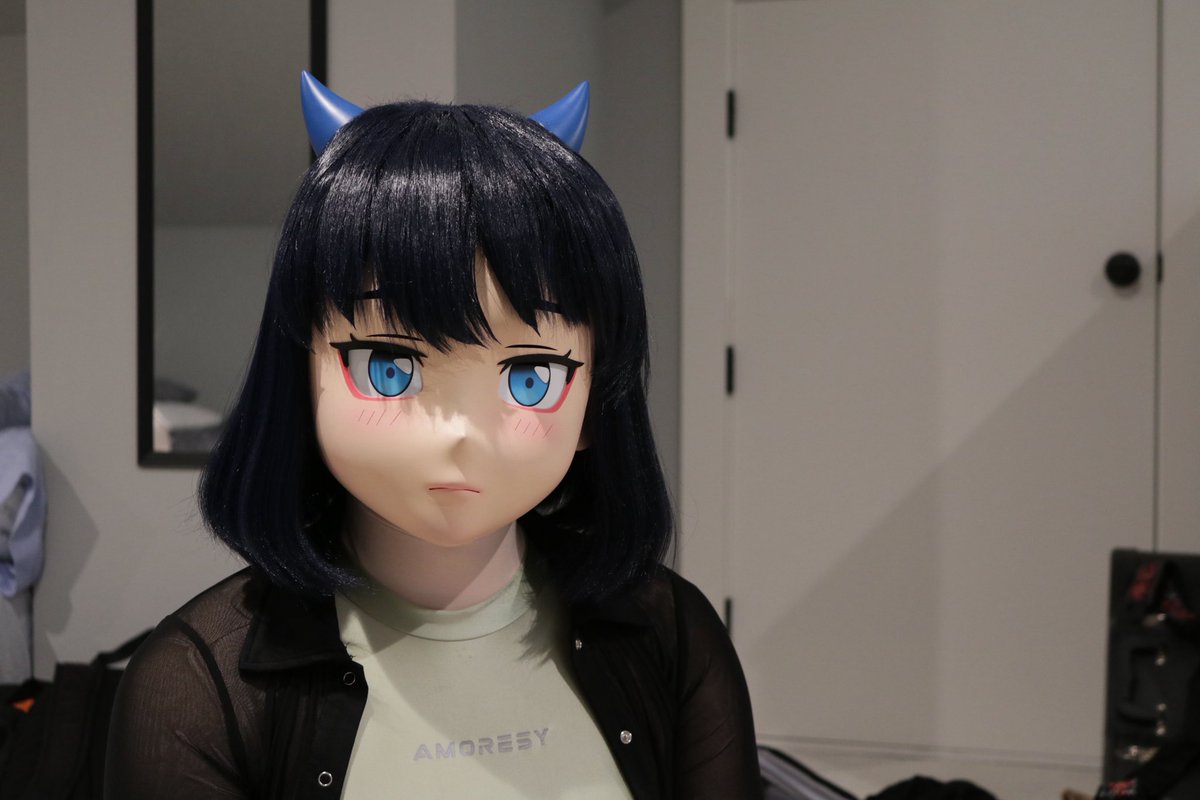 🎶I know if you looked for me I'd look you in the eye🎶

#kigurumi #animegao #キグルミ #着ぐるみ

📸<a href="/nekurosokkusu/">Zomi</a>