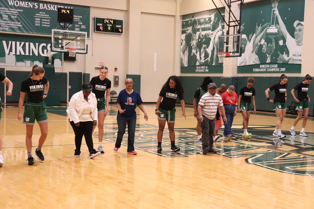 CSU_WBasketball's tweet image. Making an impact in the community - Spent the day sharpening our skills with our new friends!