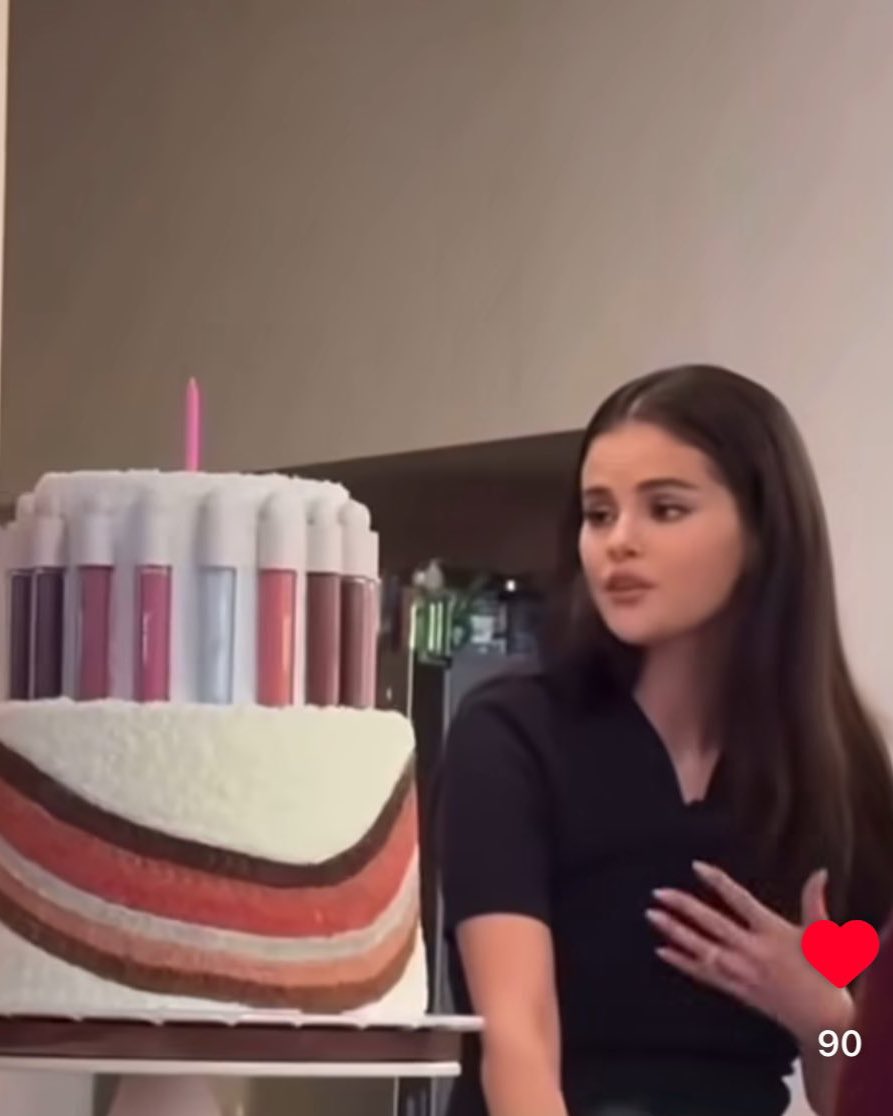 the quality is bad but her face card is always on point