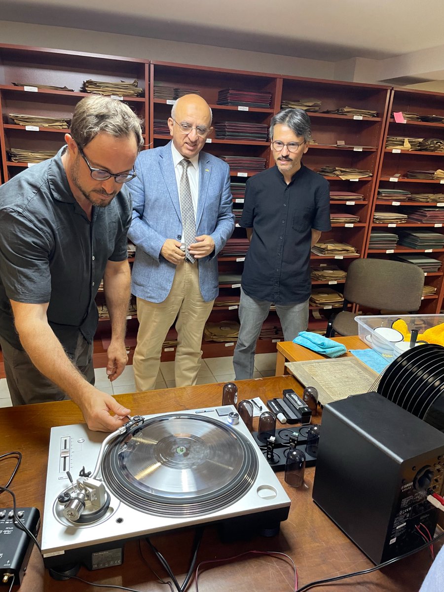 Rektör Yardımcımız  Prof. Dr. Yahya Güldiken, ortağı olduğumuz ve yürütücülüğünü Prof. Dr. Mehtap Demir Güven &amp; Doç. Dr. Ulaş Özdemir'in üstlendiği “Anadolu'nun Geç Osmanlı Sesi (EAP1637)” projesini ziyaret ederek devam eden süreçler hakkında bilgi aldı. 
#Darülelhan
 #EAP1637