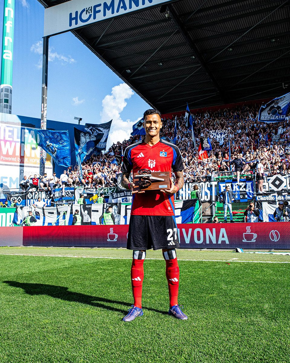 HSV's tweet photo. DANKE, Davie! 🫶

Nach einem überragenden gemeinsamen Jahr voller Emotionen verabschieden wir uns von Davie #Selke. 🤝 Dein Einsatz, deine Leidenschaft und deine Tore haben einen großen Anteil an unserem Aufstieg, Maschine. Wir wünschen dir auf deinem weiteren Karriereweg alles Gute! 👏

📰 https://t.co/AqMUnfnEwf

#nurderHSV