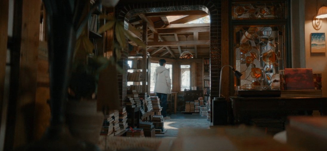 'MiMi' the OST is such an apt choice for this drama. Lingering feelings of secrets, a hidden want, an unspoken courage. This episode unraveled what comes after you let go what weighs on your heart. There would be consequences but you have set yourself free. #ourmovie