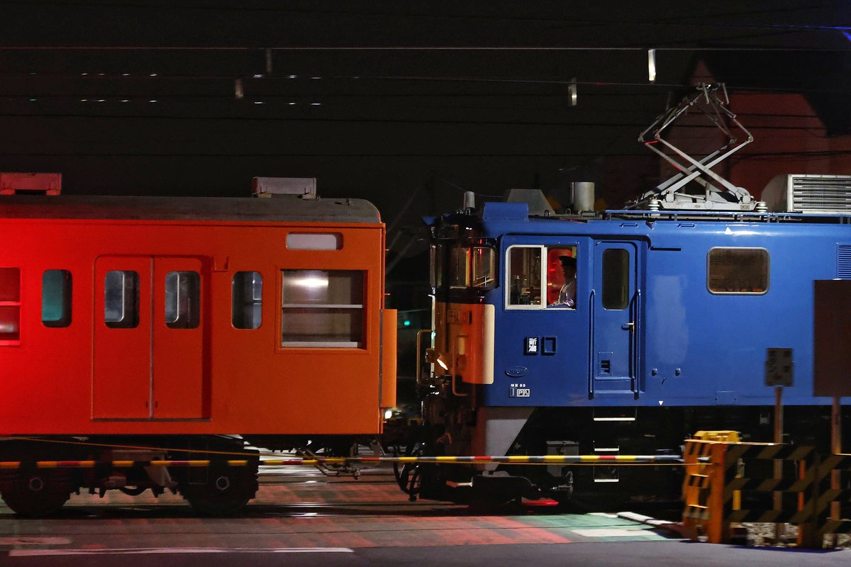 2024/07/12
配9580レ 201系 OM入場配給
EF64 1032+クハ201-1+EF64 1032
豊田の主の最後の本線走行に立ち会えた事に本当に感謝です。