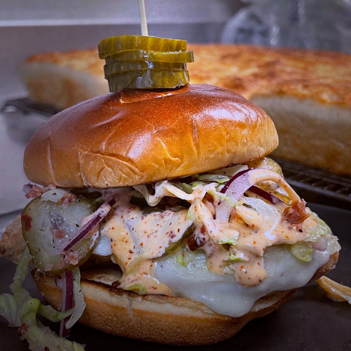 In honor of @arashmarkazi hosting a happy hour party today, we have the Mr Vegas available today.  Breaded chicken thigh, mozzarella, lettuce slaw (iceberg, red onion, house pickles, bacon), jefe sauce, brioche bun $10