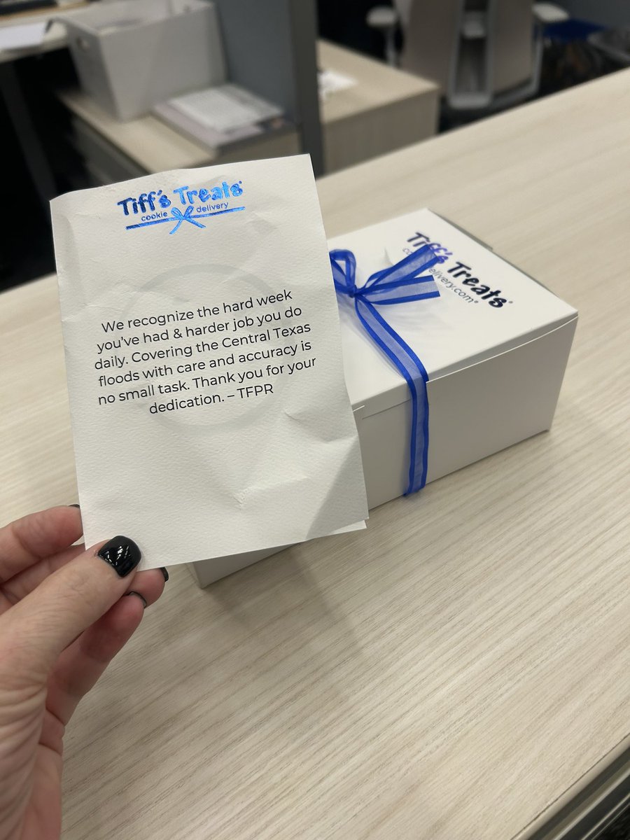 amy_hollyfield's tweet image. Thank you @TonyFayPR for the support, kind words and cookies!! @dallasnews is so thankful