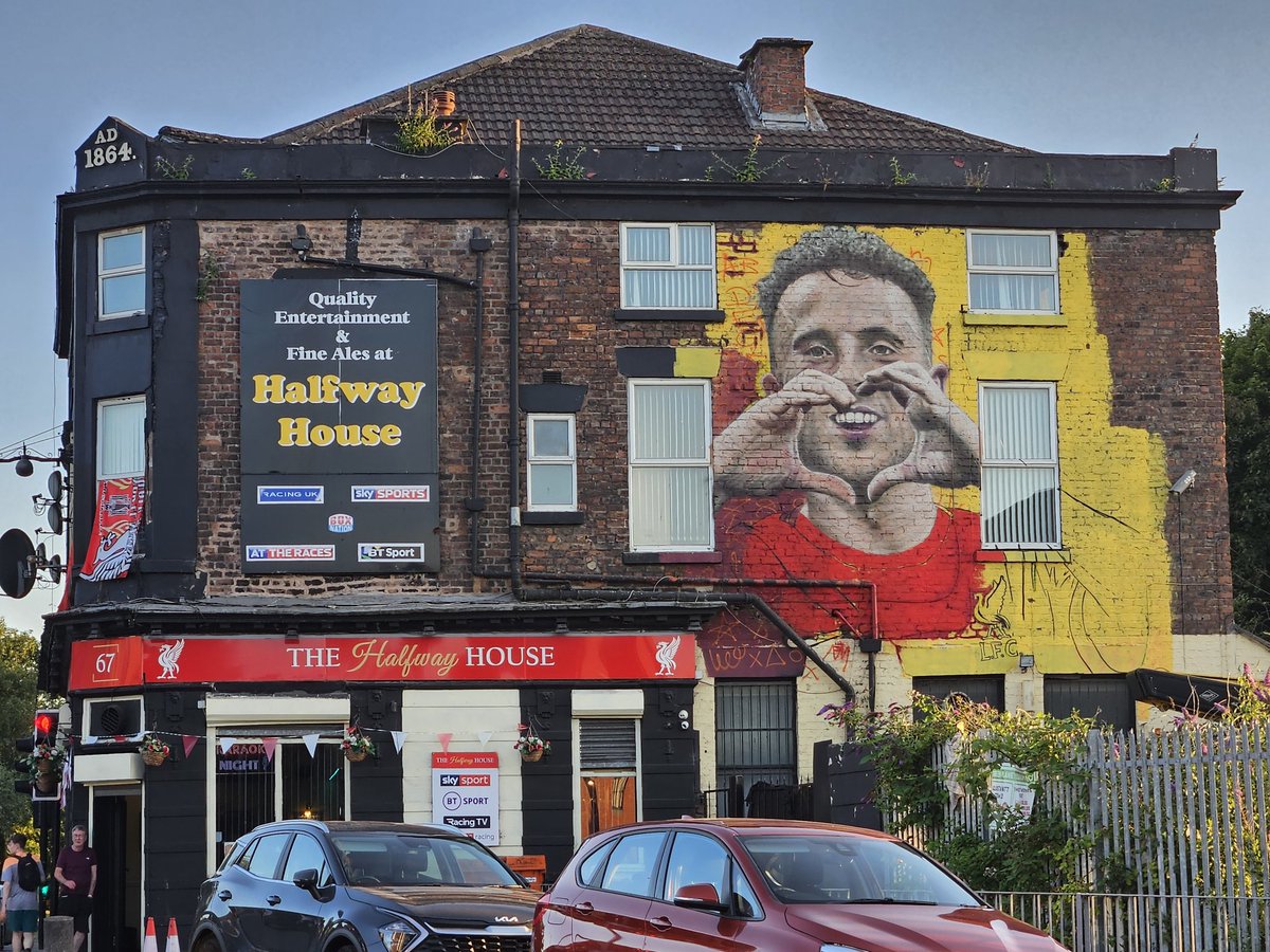 jimnoakes's tweet image. The Halfie looking good #Jota #LFC