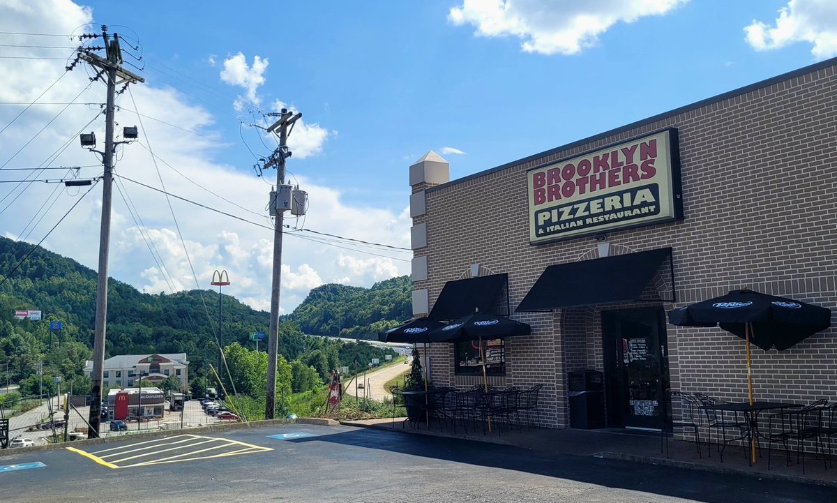 longhunter09's tweet image. If you ever find yourself passing through southeastern Kentucky on I-75 and need some food, Brooklyn Brothers in Corbin is some of the best pizza I have ever had. Right off Exit 25