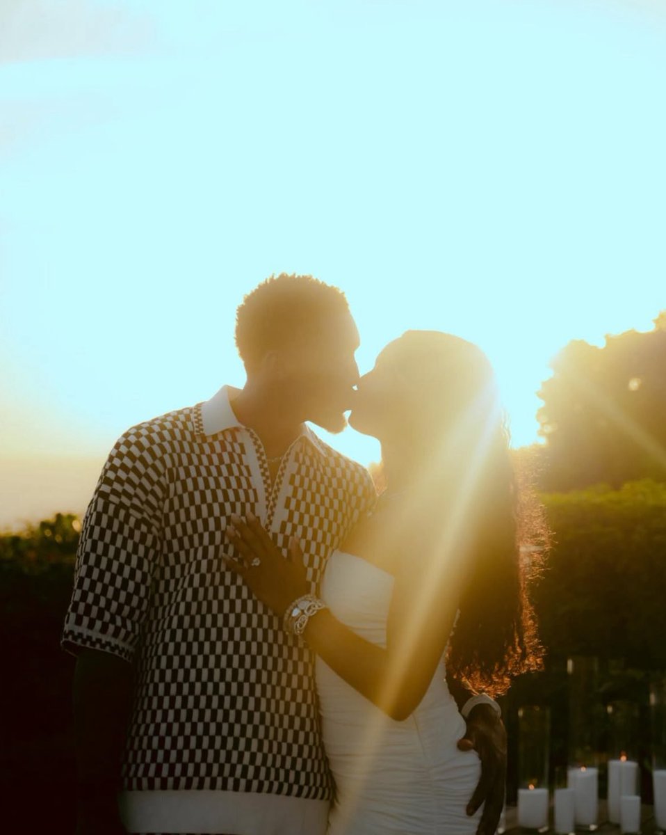 TheCavsJack's tweet image. #CAVS DONOVAN MITCHELL GOT ENGAGED TO COCO JONES‼️❤️
CONGRATS @spidadmitchell ‼️‼️