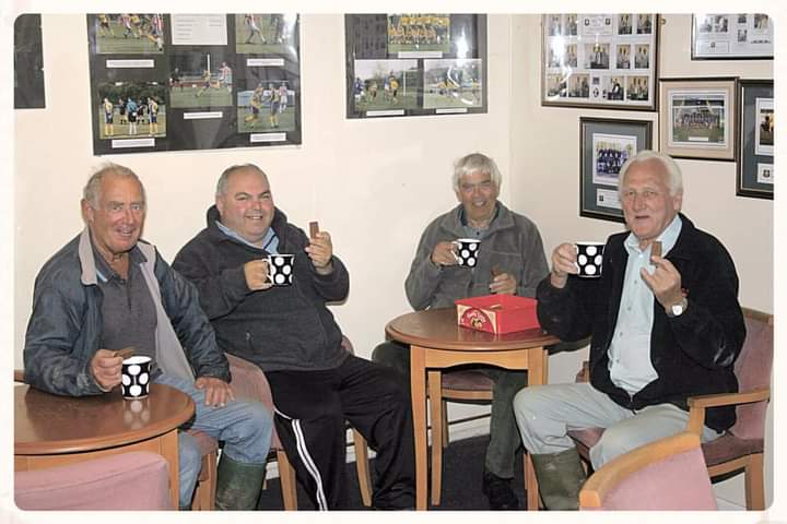 exwickclive's tweet image. Remembering Today @PlymouthParkway legend CHARLIE BAGGOTT who left the field of play 21st July 2021 for the last time however will always remembered by the Bolitho faithful & will always be remembered.
RIP CHARLIE ⭐️⭐️⭐️⭐️⭐️