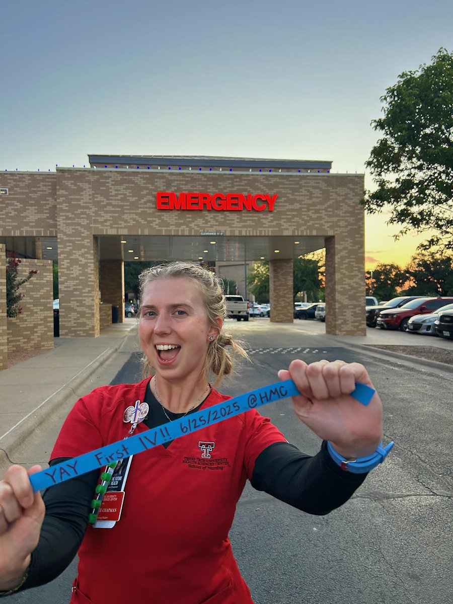 ttuhscson's tweet image. βStarted IVβs till the sun came up! πβ Natalie, a student at the @TTUHSC at #Abilene, was excited about her #FirstIV start! For many nursing students, itβs a tradition to celebrate this milestone by posing with the tourniquet from their first IV start or blood draw.